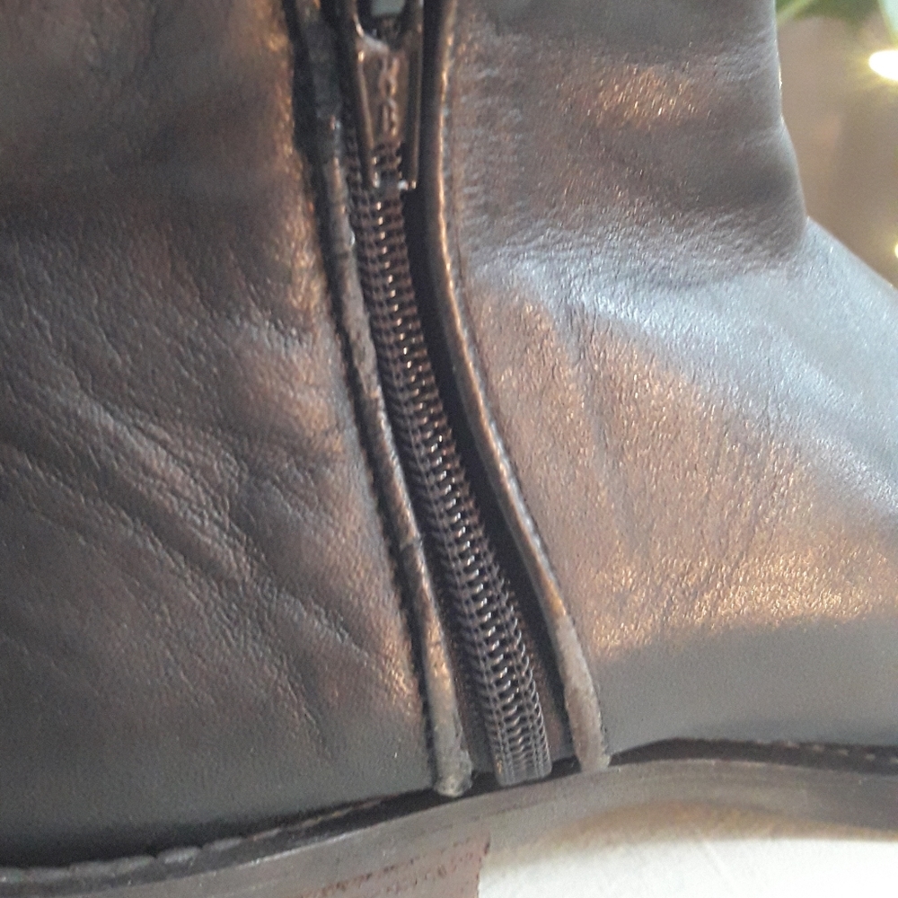 SOLD Black Leather Zara Boots Made in Spain - Picture 5 of 9